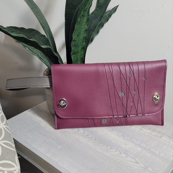 Holly Aiken Wristlet Clutch - Picture 1 of 7